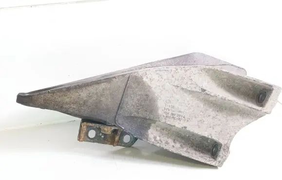 Volkswagen Transporter - Caravelle T5 Engine mounting bracket 7E0199370A