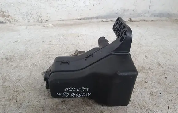 Toyota Avensis T250 Fuse module
