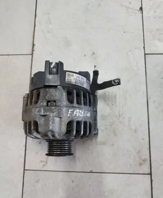Volkswagen Polo V 6R Generator/alternator 03D903025J