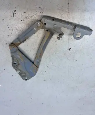 Volkswagen Golf Plus Engine bonnet/hood hinges 5M0823302