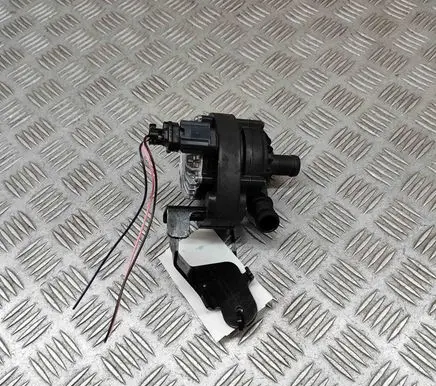 Renault Austral Electric auxiliary coolant/water pump 039202450P 210101470R