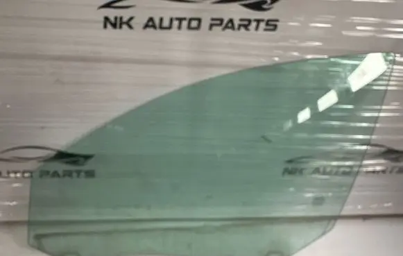 Volvo V70 Front door window glass four-door DOT57M53AS2 43R001106 E000186