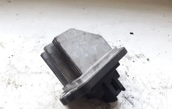 Mazda 6 Heater blower fan relay 