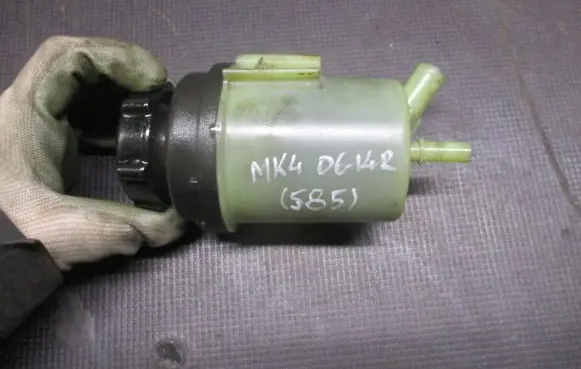 Ford Mondeo MK IV Brake fluid reservoir 6G913R700DB