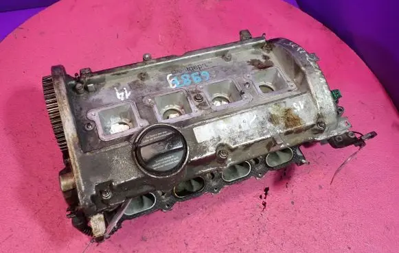 Volkswagen PASSAT B5 Engine head 058103373A