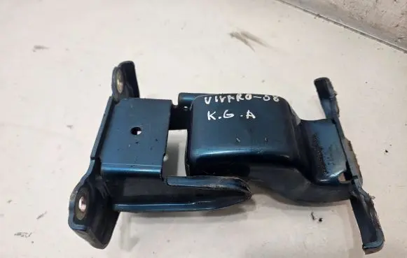 Opel Vivaro Loading door lower hinge 527428A