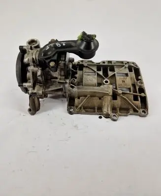 BMW 3 F30 F35 F31 Oil pump 7810823