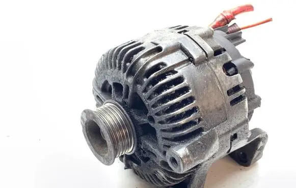 BMW 5 E60 E61 Generator/alternator 7797521