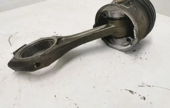 Opel Signum Piston with connecting rod