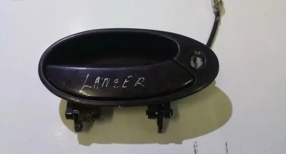 Mitsubishi Lancer Front door exterior handle MB819554