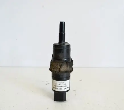 Audi A4 S4 B7 8E 8H Windscreen/windshield washer pump 3B7955681