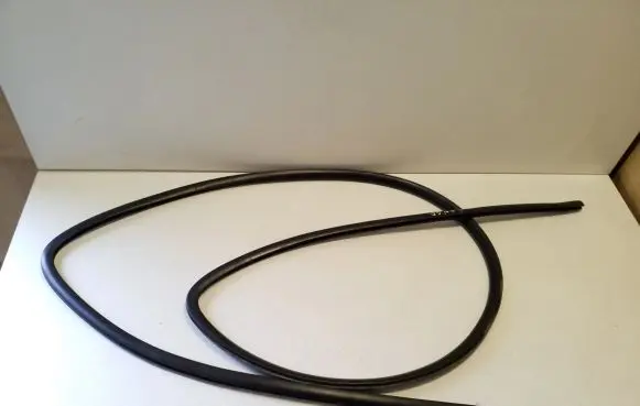 Iveco Daily 5th gen Windshield trim