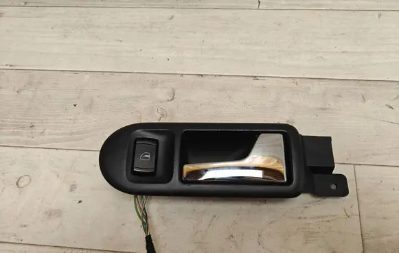 Volkswagen PASSAT B5.5 Front door interior handle 3B1837114