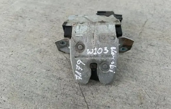 Mercedes-Benz C W203 Tailgate lock latch
