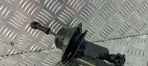 Volvo XC60 Clutch slave cylinder 014689922