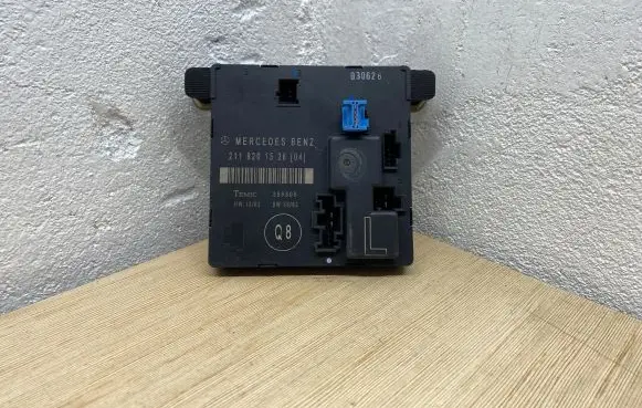 Mercedes-Benz E W211 Door control unit/module 2118201526 356805
