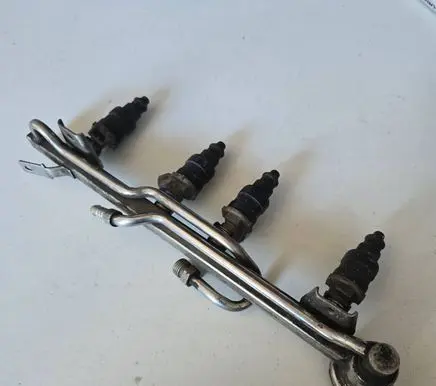 Audi A8 S8 D2 4D Fuel injector 078133551N