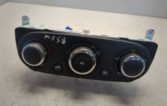 Renault Clio IV Climate control unit T1019676Z 140716 E1072485
