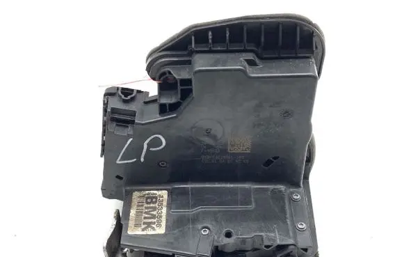 Opel Insignia B Front door lock 13533596