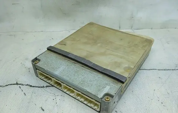 Toyota Yaris Engine control unit/module 2110007210 8966152060