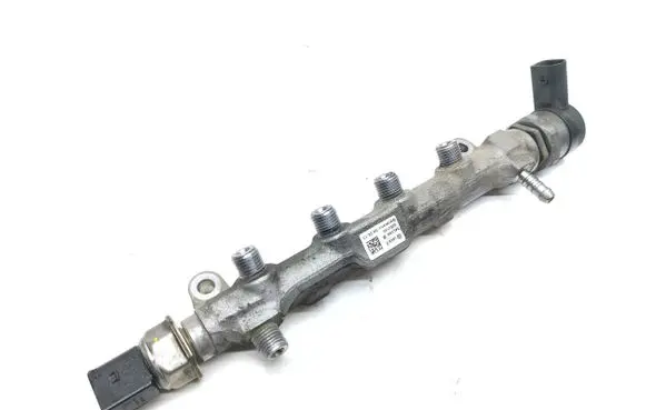 Volkswagen PASSAT B8 Fuel main line pipe 04L089B 0252190