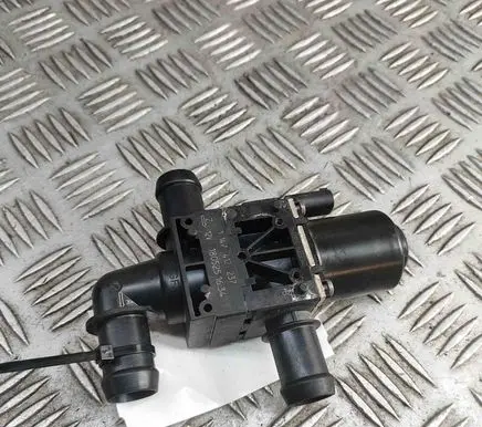 Jaguar I-Pace Coolant heater J9D318495AA