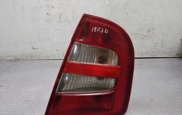 Skoda Fabia Mk1 (6Y) Rear/tail lights 6Y6945096B 6Y6945112B