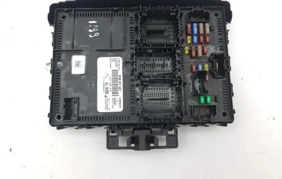 Ford Kuga III Fuse module LU5T15604