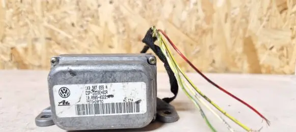 Volkswagen Touran I ESP acceleration yaw rate sensor 1k0907655