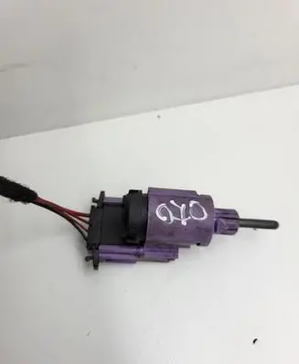 Volkswagen Touareg I Brake pedal sensor switch 1J0945511D