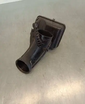 BMW 5 F10 F11 Intake resonator 851201403 257852