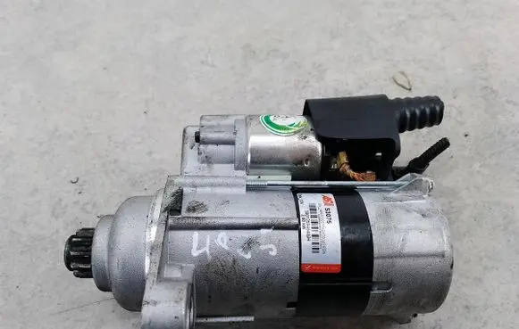 Volkswagen Golf Plus Starter motor S3075