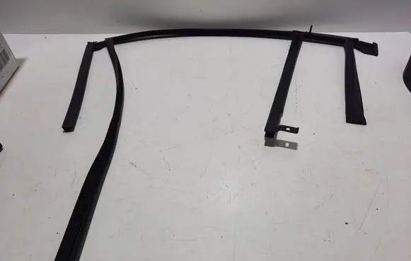 Ford Grand C-MAX Rear door window/glass frame AM51U25824