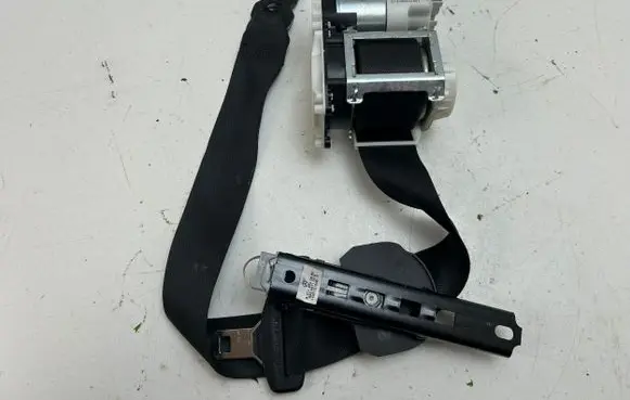 Mercedes-Benz ML W164 Front seatbelt 34072575B