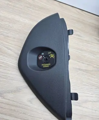 Volvo V70 Passenger airbag on/off switch 31318268 15070C