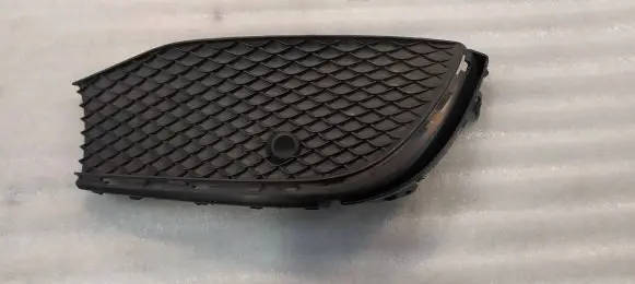 Mercedes-Benz E W213 Front bumper lower grill A2138853003