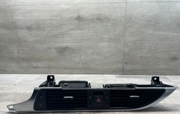 Audi A6 S6 C7 4G Dash center air vent grill 4G1820951