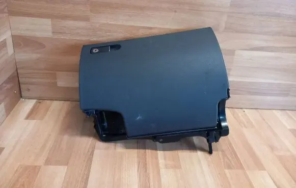 Mercedes-Benz C W204 Glove box A2046802691 0000812615