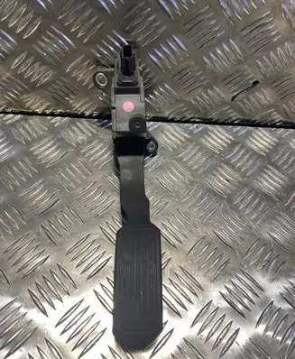 Toyota Avensis T270 Accelerator throttle pedal 7811005040