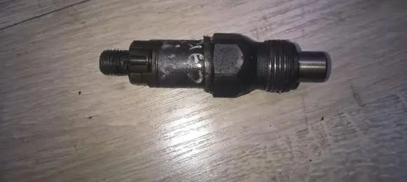 Volvo S40, V40 Fuel injector LCR6735401D