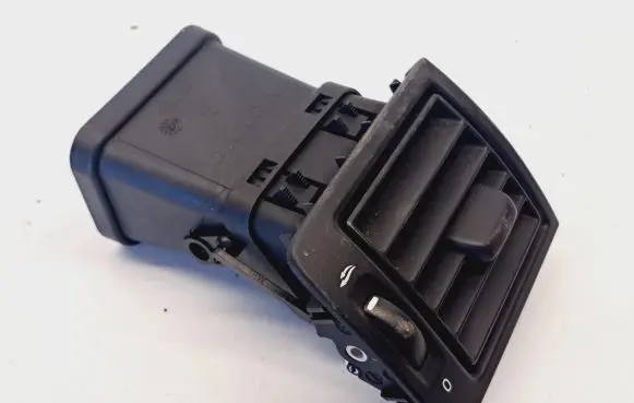 Volvo V50 Dashboard side air vent grill/cover trim 30715099 050506A2