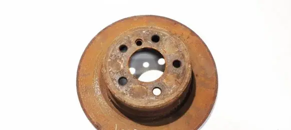 BMW X5 E53 Rear brake disc neventiliuojamas