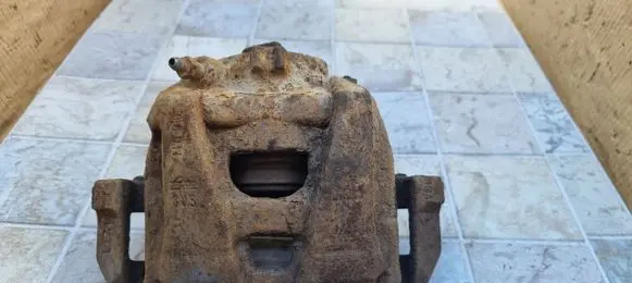 Volkswagen Tiguan Front brake caliper