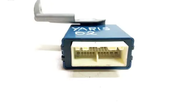 Toyota Yaris Door control unit/module 8598052051