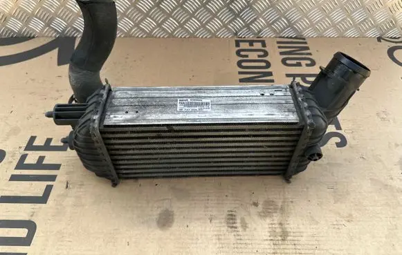 Citroen DS5 Intercooler radiator 9674720580