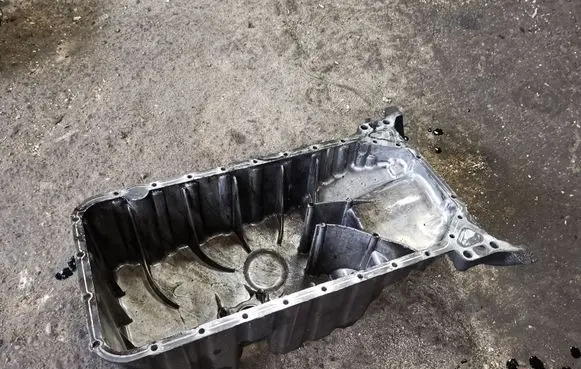 Mercedes-Benz Sprinter W901 W902 W903 W904 Oil sump R6110140902
