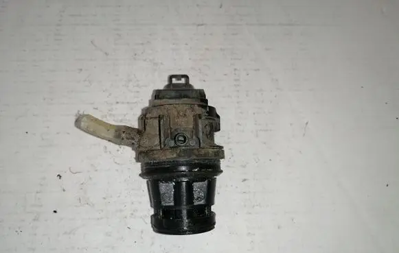 Toyota RAV 4 (XA30) Windscreen/windshield washer pump 8533060160