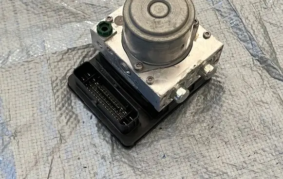 Mercedes-Benz C W205 ABS Pump A2059000849