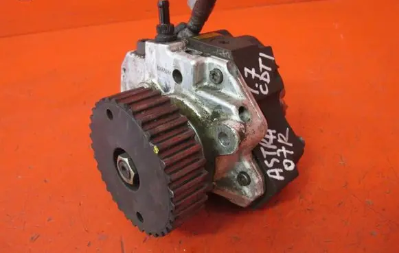 Opel Astra H Fuel injection high pressure pump 8973279240 0445010086