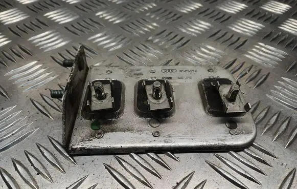 Audi A6 S6 C5 4B Coolant fan relay 8D0959493A
